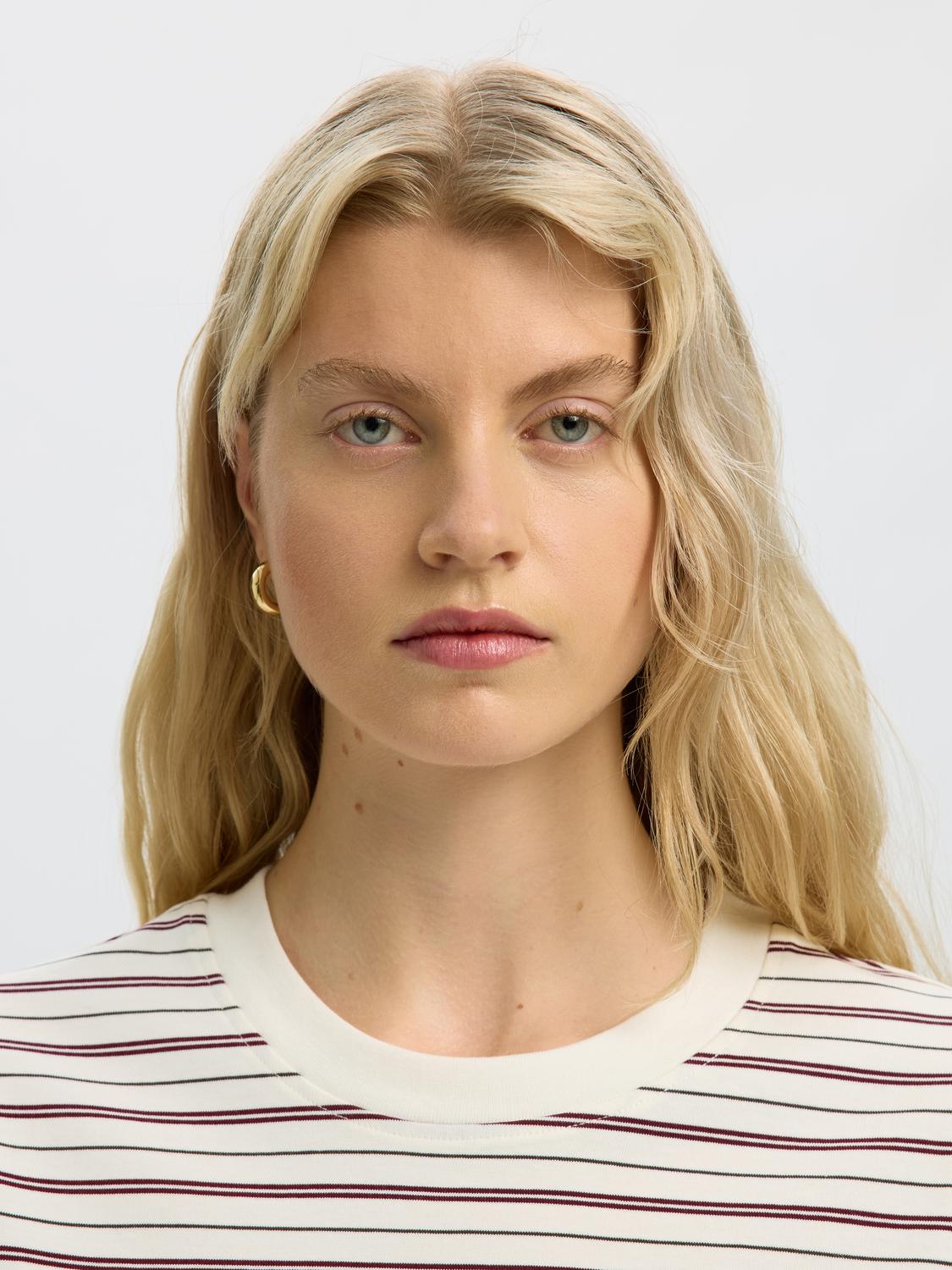 model_shot-detail